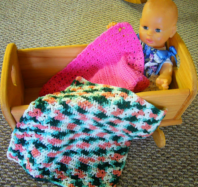 Simply Shoe Boxes: Aunt Nornis Simple Shell Mini Blanket ...